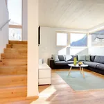 Hus 128 *